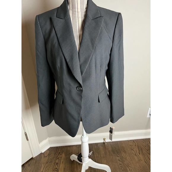 Tahari Jackets & Blazers - Tahari ASL Seperates Blazer NWT size 12